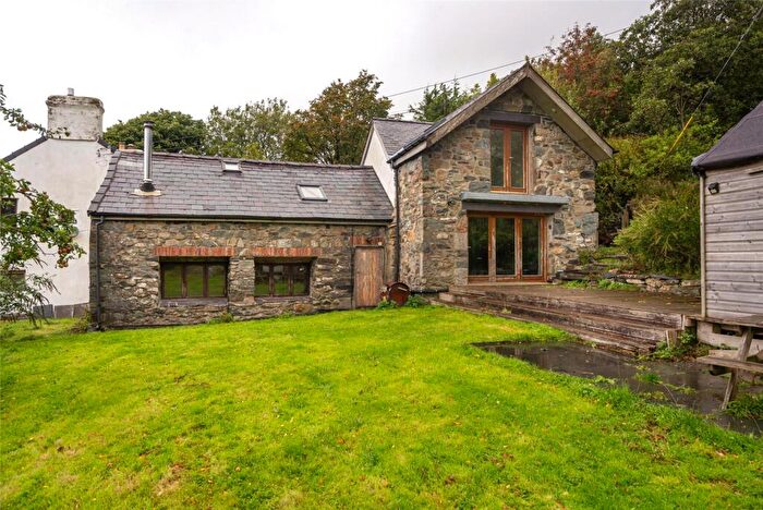 3 Bedroom Link Detached House For Sale In Dinorwig, Caernarfon, Gwynedd, LL55