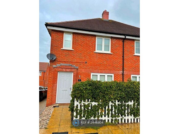 3 Bedroom Semi-Detached House To Rent In Laxton Leaze, Waterlooville, PO7