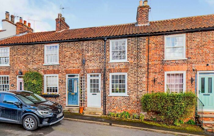 2 Bedroom Cottage For Sale In The Green, Lund, Driffield, YO25