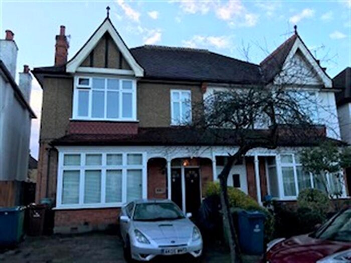 2 Bedroom Flat To Rent In Cunningham Park, Harrow, Middlesex, W, HA1