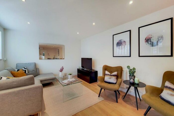2 Bedroom Flat To Rent In Finchley Road, Temple Fortune, London, NW11
