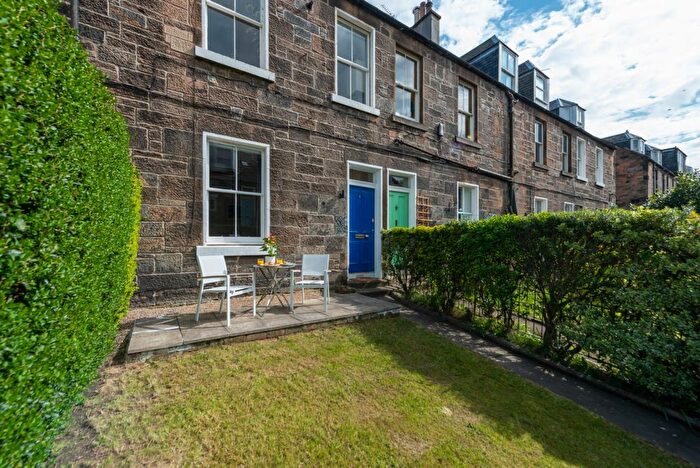 1 Bedroom Terraced House To Rent In Cobden Terrace, Edinburgh, Midlothian, EH11