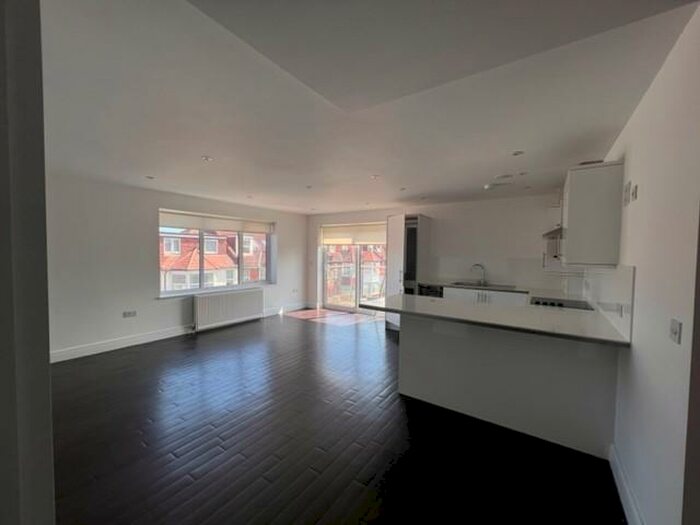 1 Bedroom Flat To Rent In Claremont Avenue, New Malden, London, KT3