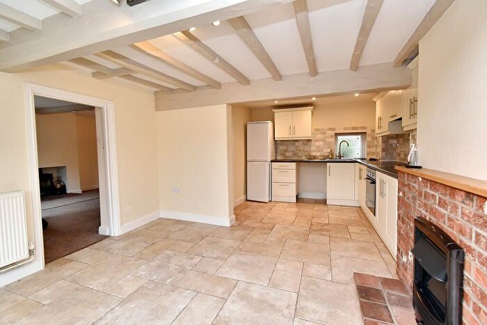 2 Bedroom Cottage For Sale In Water Lane, Bassingham, LN5