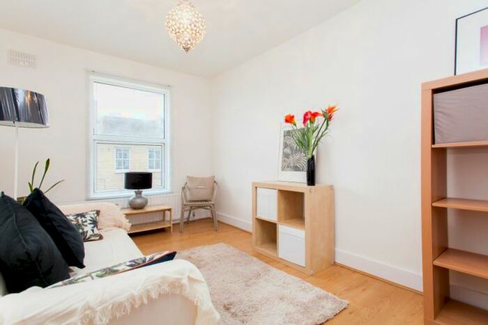 1 Bedroom Flat To Rent In Victoria Park Road, South Hackney, London, E9