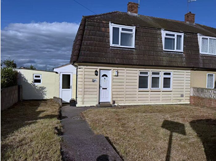 6 Bedroom Semi-Detached House To Rent In Conygre Grove, Filton, Bristol, Gloucestershire, BS34