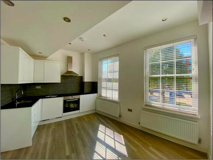 1 Bedroom Flat To Rent In London Road, Staines-Upon-Thames, TW18