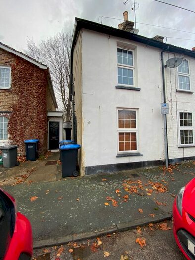 2 Bedroom Semi-Detached House To Rent In Farmers Road, Staines, Middlesex TW18