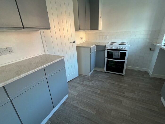 2 Bedroom Flat To Rent In Eagle Close, Ilchester, BA22