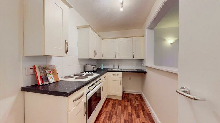 1 Bedroom Flat To Rent In West Parade, Rhyl, LL18