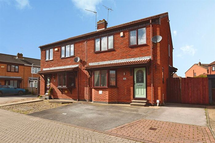 3 Bedroom Semi-Detached House For Sale In Skeckling Close, Burstwick, HU12