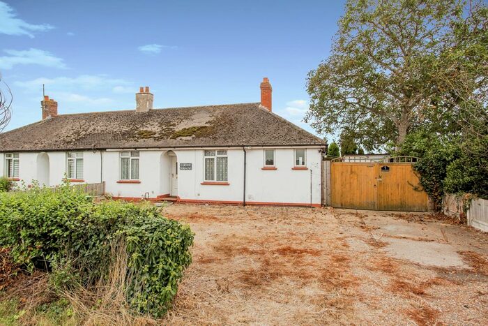 3 Bedroom Bungalow For Sale In Stambridge Road, Stambridge, Rochford, Essex, SS4