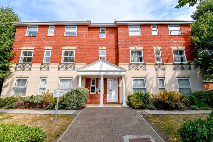 1 Bedroom Apartment For Sale In Heol Broadland, Barry, CF62