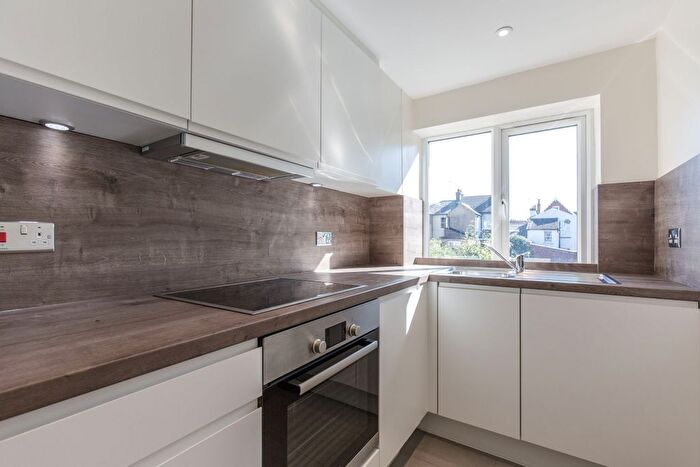 1 Bedroom Flat To Rent In Lattimore Road, St.Albans, AL1