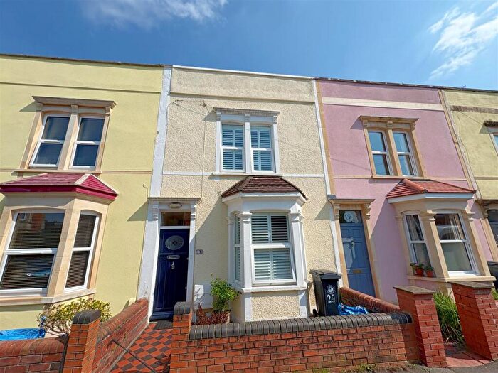 3 Bedroom Terraced House For Sale In Hawthorne Street, Bristol, BS4