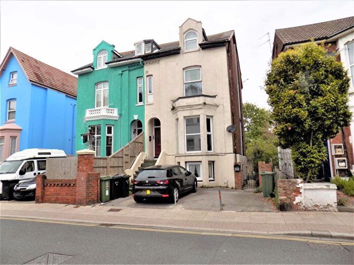 1 Bedroom Flat To Rent In Waverley Road, Southsea, PO5