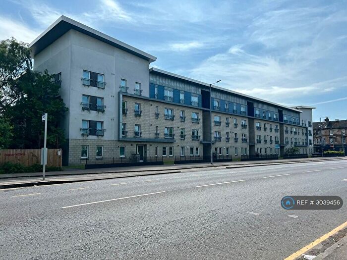 2 Bedroom Flat To Rent In Shields Road, Glasgow, G41