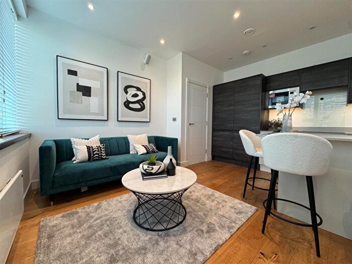 1 Bedroom Apartment For Sale In The Ring, Bracknell, RG12