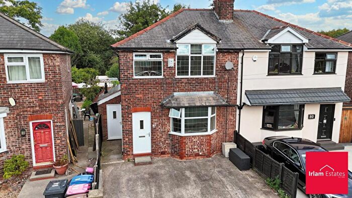 3 Bedroom Semi-Detached House For Sale In The Crescent, Irlam, M44