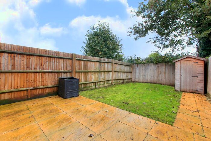 4 Bedroom Terraced House To Rent In Eveline Road, London, CR4