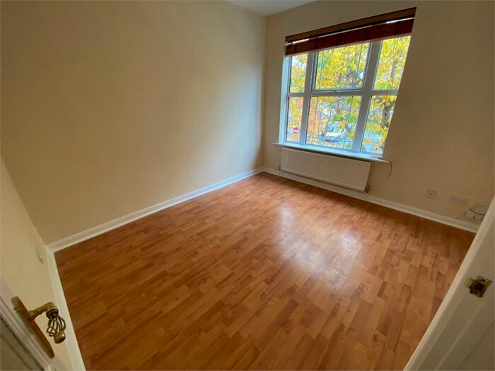 1 Bedroom Maisonette To Rent In Harwoods Road, Watford, WD18