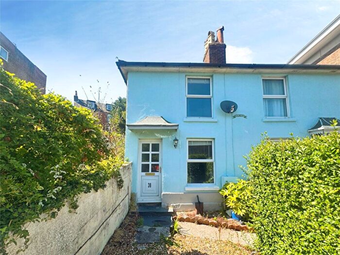 2 Bedroom House To Rent In Terminus Road, Cowes, PO31