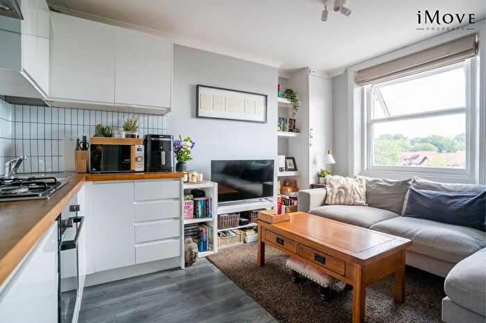 2 Bedroom Flat To Rent In Anerley Road, London, SE19