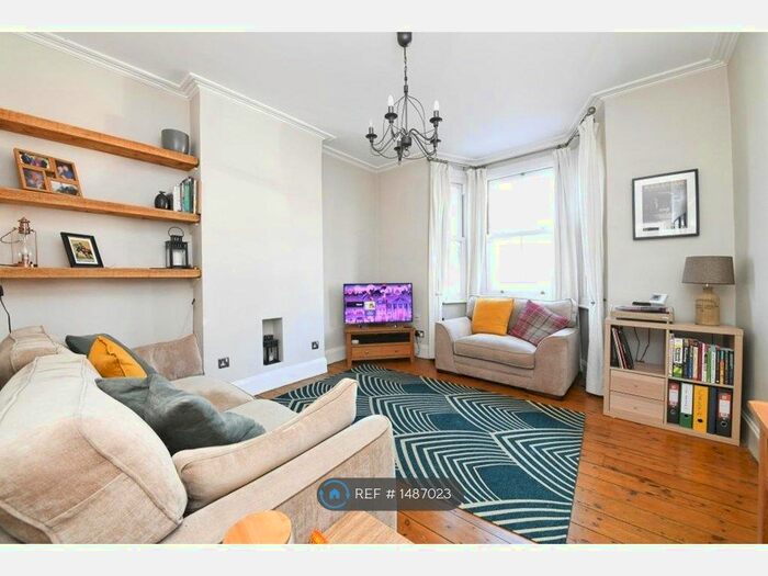 1 Bedroom Flat To Rent In Ongar Road, Brentwood, CM15