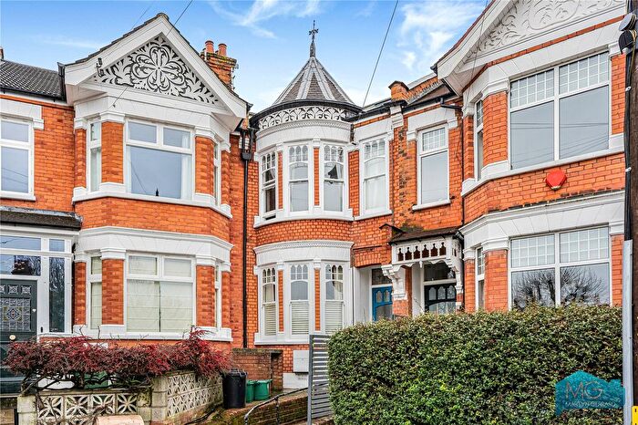 2 Bedroom Flat For Sale In Clyde Road, London, N22