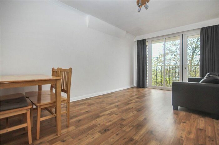 2 Bedroom Flat To Rent In Mount Villas, London, SE27