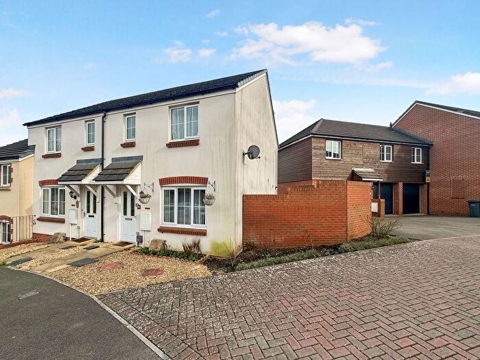 3 Bedroom Terraced House For Sale In Crosstrees, Royal Wootton Bassett, SN4