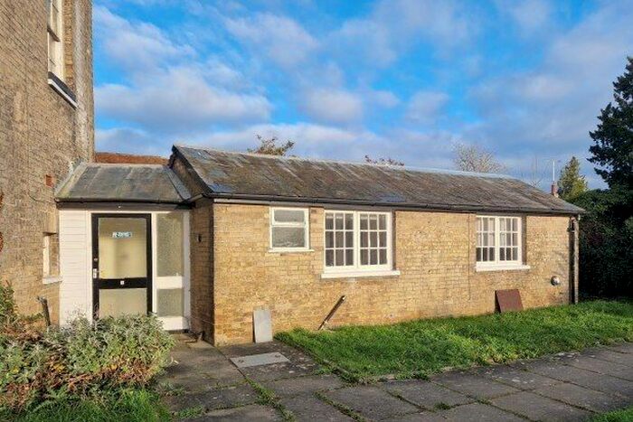 Bungalow To Rent In Hadleigh, Ipswich, IP7