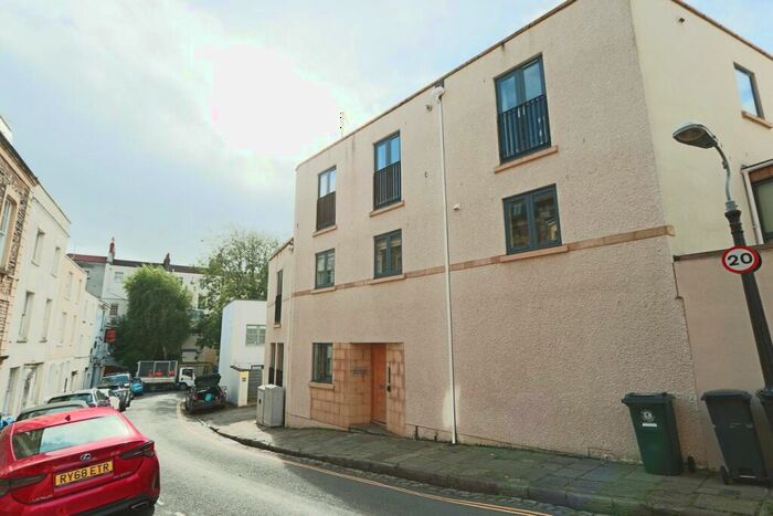 2 Bedroom Maisonette To Rent In Sion Place, Bristol, BS8