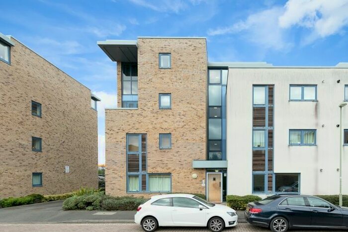 2 Bedroom Flat To Rent In Coach House Mews, Bicester OX26