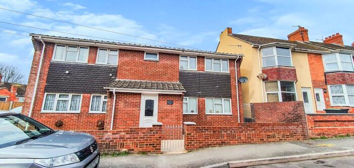 2 Bedroom Flat To Rent In Littlefield Court, Granville Road, Weymouth, Dorset, DT4
