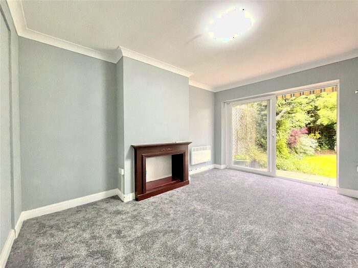 4 Bedroom Semi-Detached House To Rent In Daryngton Drive, Greenford, UB6