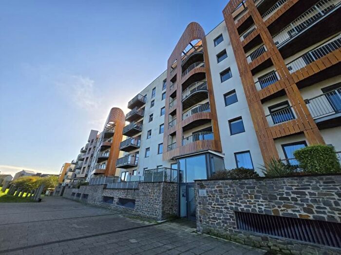 2 Bedroom Flat To Rent In Argentia Place, Portishead, Bristol, BS20