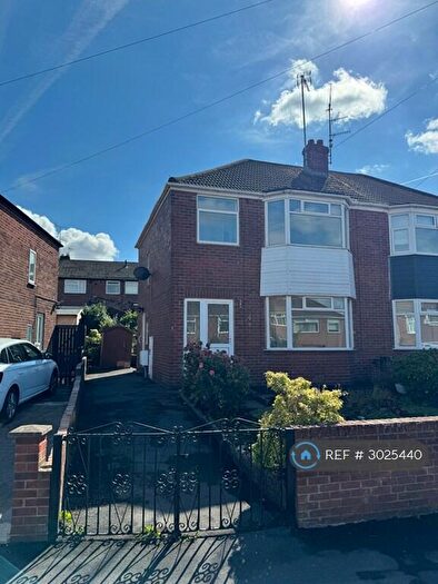 3 Bedroom Semi-Detached House To Rent In Montcalm Crescent, Leeds, LS10