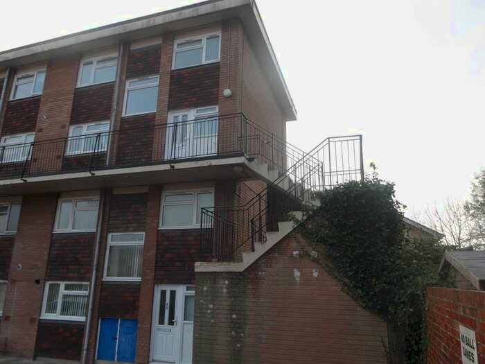 3 Bedroom Flat To Rent In Sutherland Court, Bognor Regis PO21