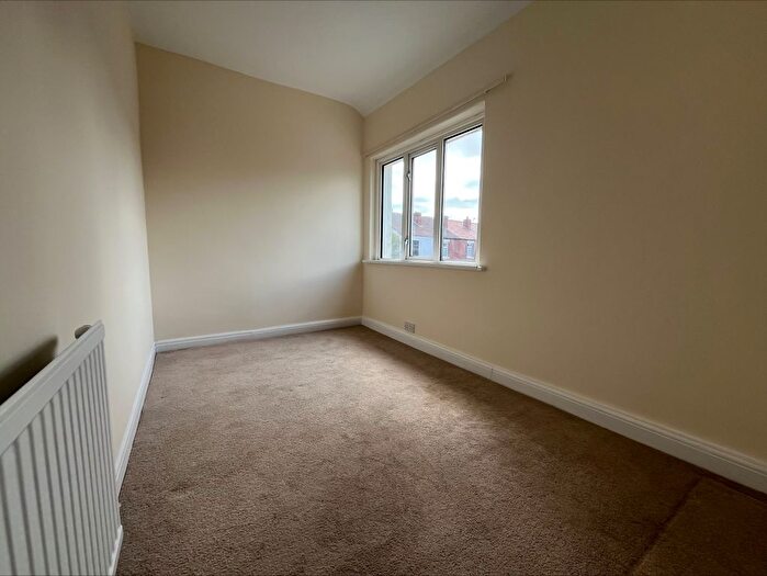 1 Bedroom Semi-Detached House To Rent In Chislehurst Avenue, Blackpool, FY4