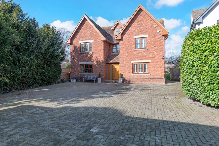 6 Bedroom Detached House For Sale In Newmarket Road, Royston, SG8