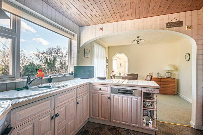 4 Bedroom Detached House For Sale In Halifax Road, Grenoside, S35