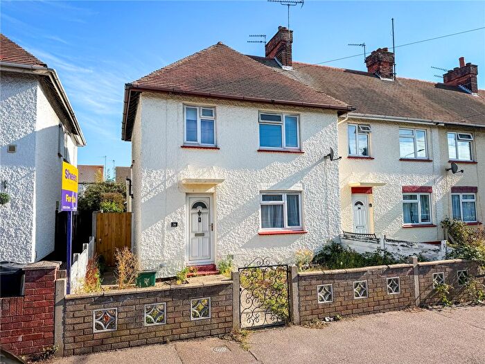 3 Bedroom End Of Terrace House To Rent In London Road, Clacton-On-Sea, Essex, CO15