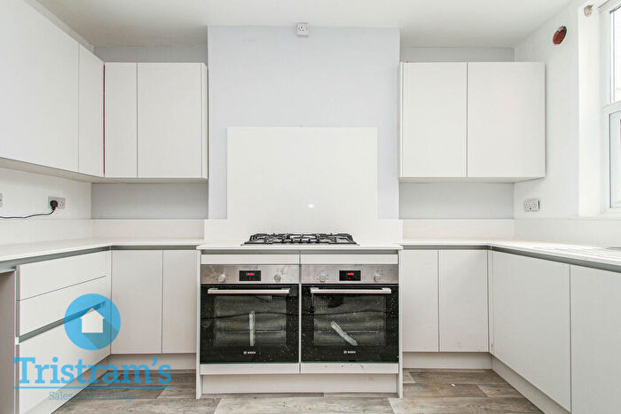 6 Bedroom Terraced House To Rent In Portland Road, Nottingham, NG7