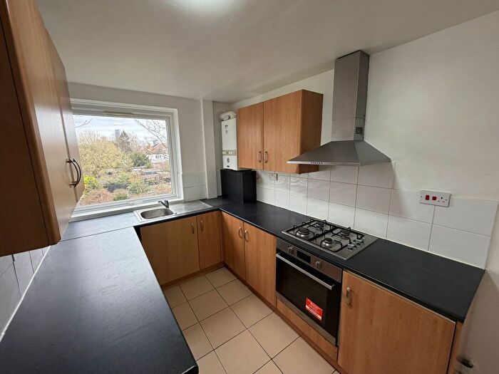 2 Bedroom Flat To Rent In Epsom Road, Croydon, Greater London, CR0