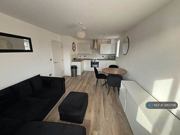 2 Bedroom Flat To Rent In St. Andrews Road, Northampton, NN2