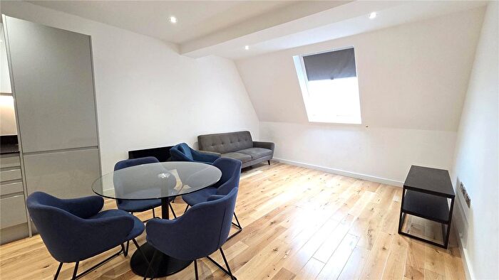 2 Bedroom Flat To Rent In New School House, Legge Lane, Birmingham, West Midlands, B1