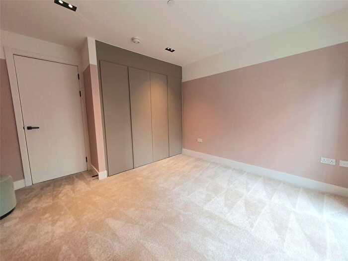 1 Bedroom Flat To Rent In Exchange Gardens, Keybridge House, London, SW8