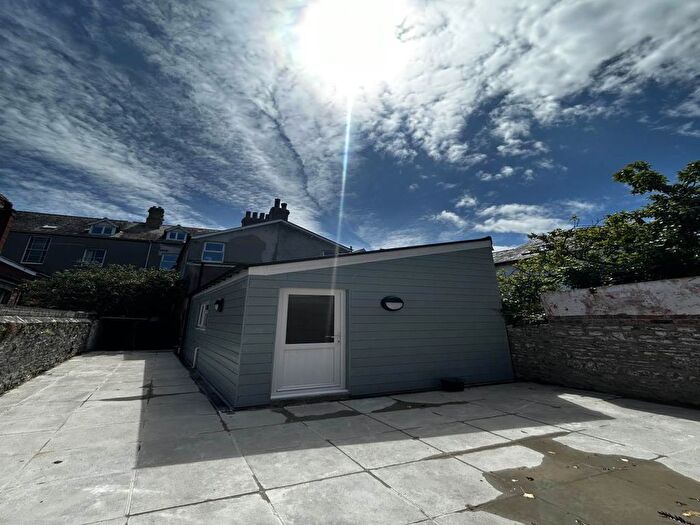 2 Bedroom Flat To Rent In North Parade, Aberystwyth, Ceredigion, SY23