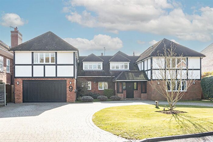 5 Bedroom Property For Sale In The Uplands, Harpenden, AL5
